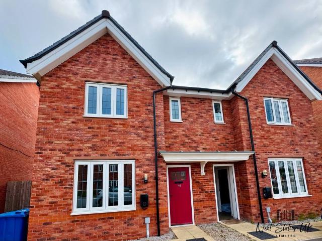 Featherstone Crescent, Heald Green, Cheadle SK8, 3 bed semi detached house to rent, £1,850 pcm | PrimeLocation