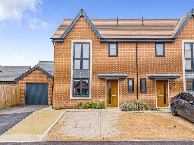 Fearnley Close, Glebe Farm, Milton. 3 bed semi detached house to rent £1,775 pcm £410 pw