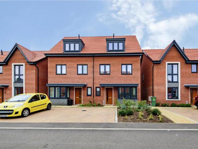 Fearnley Close, Glebe Farm, Milton. 3 bed semi detached house to rent £1,900 pcm £438 pw