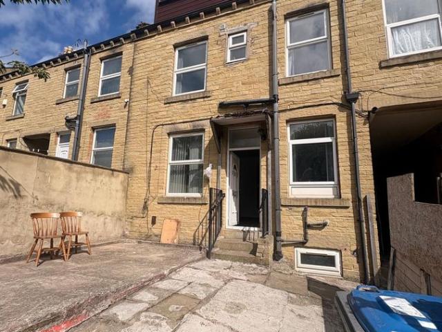 Fearnsides Street, Bradford BD8, 4 bed terraced house to rent, £800 pcm | PrimeLocation
