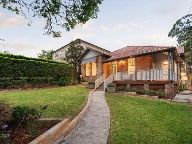 Federation charm meets modern flair in tranquil peninsula enclave