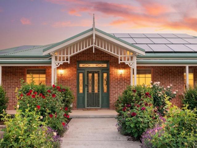 Federation Charm, Country Space & Scenic Views