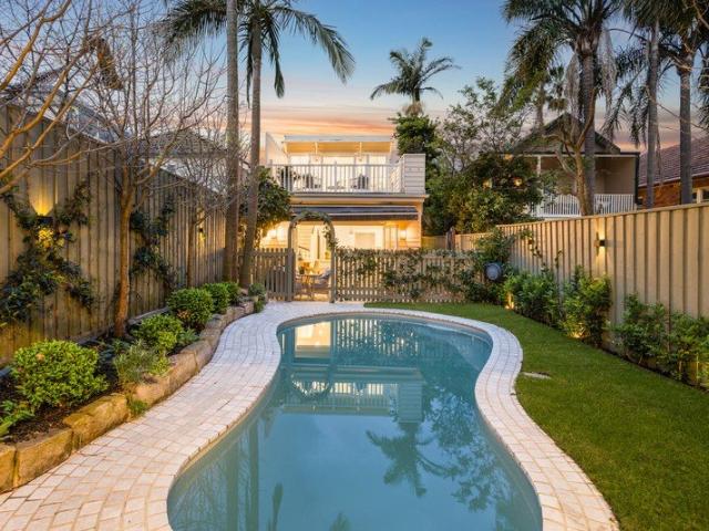 Federation Elegance & A Private Poolside Oasis 240m From The Village