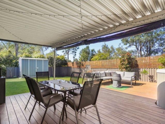 One neighbour. A park at your door. Nothing but privacy out back