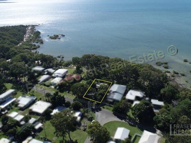 Feel the privacy on the waterfront!