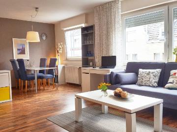 Haus for rent in Nippes