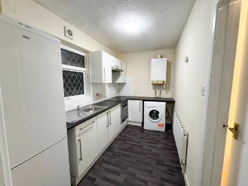 Feenan Highway, Tilbury, Essex, RM18 2 bed flat to rent £1,450 pcm £335 pw