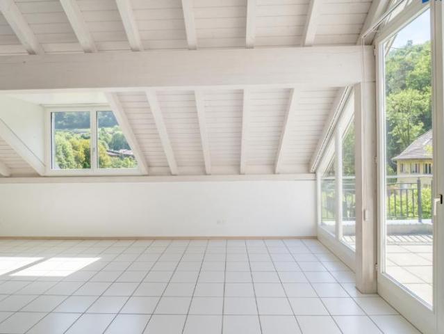 Fehr Immobilien Komfortable 4.5 Zimmer Dachwohnung