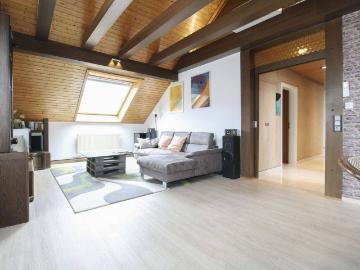 Feierabend im eigenen Garten: 3 Zi. Wohnung mit Garage und Klimatisierung nahe Bosch Schillerhöhe