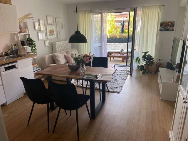 Feine 2 Zimmer EG Wohnung mit Terrasse & eigenem Garten am Südpark