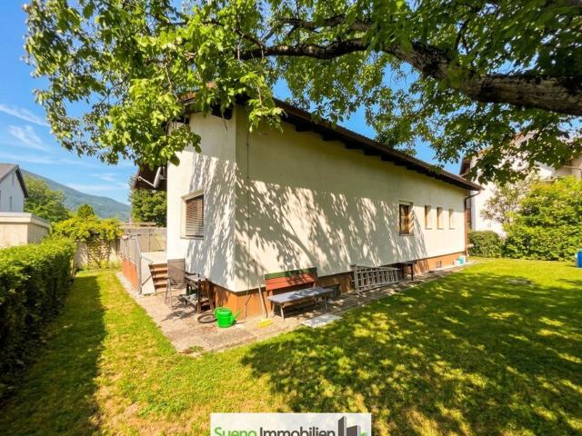 Feiner Bungalow, Unterkellert, in Ruhelage mit Neuem Dach und Schönem Garten