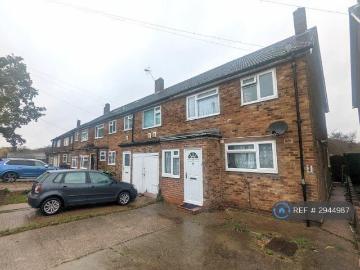 Feltham, Feltham, TW14 3 bed end of terrace house to rent £2,250 pcm £519 pw