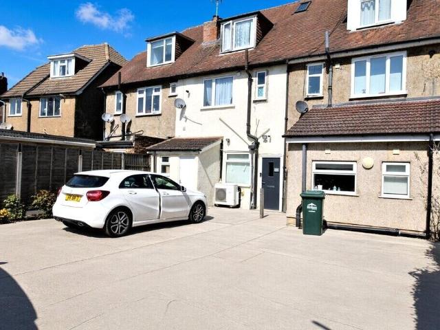 Feltham Hill Road, Ashford, Surrey TW15, 2 bed flat to rent, £1,500 pcm | PrimeLocation