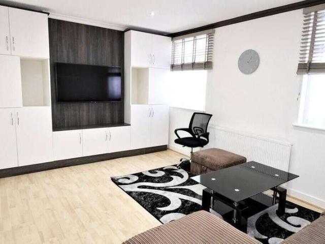 Feltham Hill Road, Ashford, Surrey, TW15