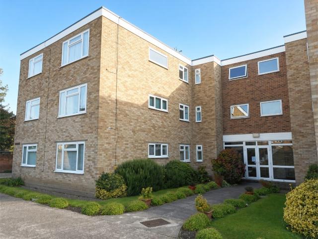 Feltham Hill Road, Ashford TW15, 2 bed flat to rent, £1,750 pcm | PrimeLocation