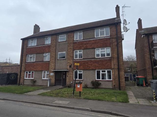 Feltham TW14, 1 bed flat to rent, £1,500 pcm | PrimeLocation