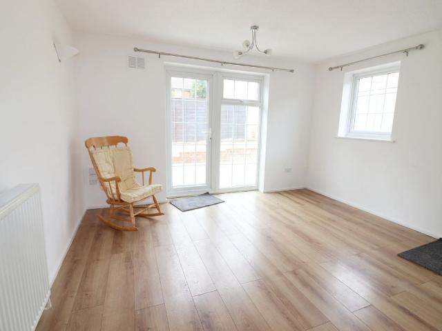 Felton Close, Luton LU2, 2 bed semi detached house to rent, £1,500 pcm | PrimeLocation