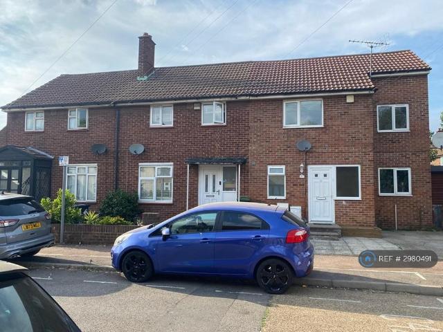 Felton Road, Barking, IG11 3 bed semi detached house to rent £2,300 pcm £531 pw