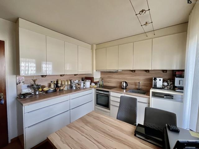 Feldkirch Zentrum: Großzügige 4,5 Zimmer Wohnung mit Ca. 110 m², Zwei Balkonen und Gemeinschaftlicher Dachterrasse