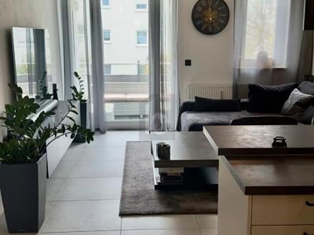 FELDRAND: MODERN, RUHIG & MIT BALKON