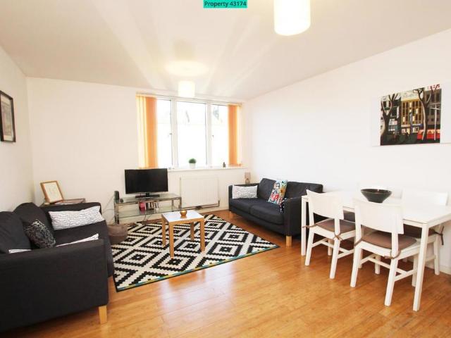 Felix Place, London, SW2 1PD 3 bed flat to rent £3,250 pcm £750 pw
