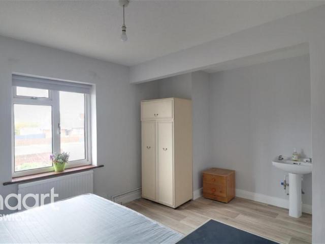 Felixstowe Road 1 bed in a house share to rent £550 pcm £127 pw