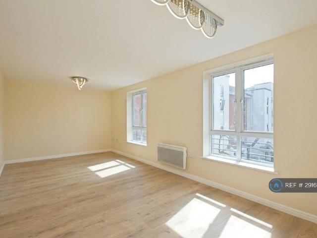 Felixstowe Road, London, SE2 2 bed flat to rent £1,950 pcm £450 pw