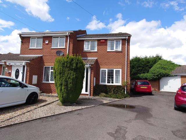 Fellbrook Close, Birmingham, B33 2 bed house to rent £1,100 pcm £254 pw