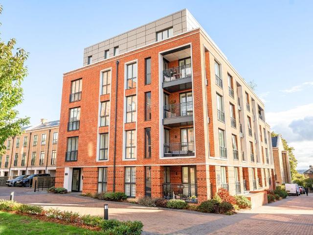 Fellowes Rise, Winchester, Hampshire SO22, 2 bed flat to rent, £2,250 pcm | PrimeLocation