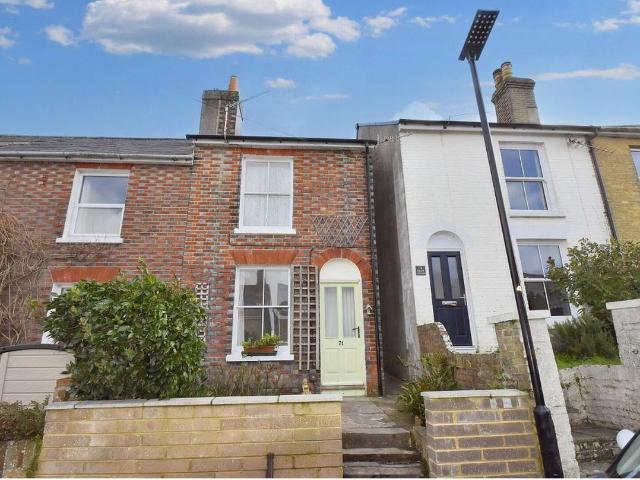 Fellows Road, Cowes PO31, 2 bed end terrace house to rent, £825 pcm | PrimeLocation