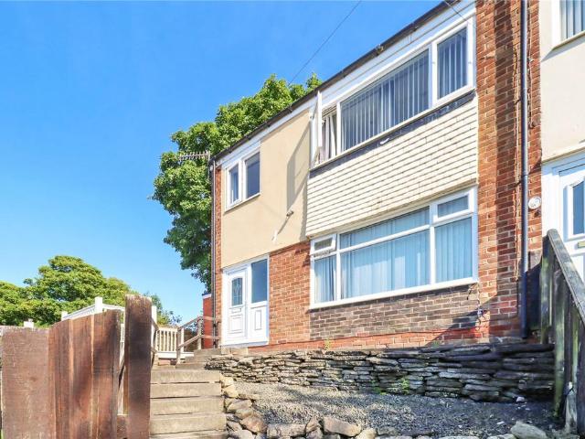 Fellside Court, Newcastle upon Tyne NE16 3 bed end of terrace house to rent £850 pcm £196 pw