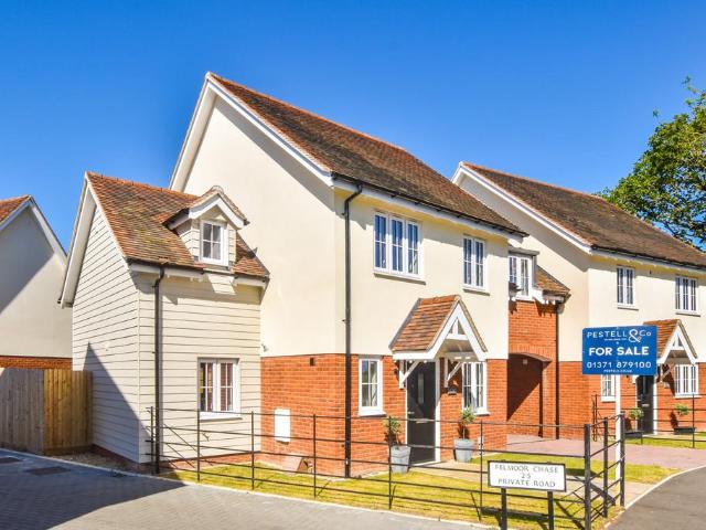 Felmoor Chase, Felsted 3 bed link detached house to rent £2,100 pcm £485 pw