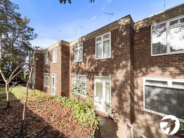 Felspar Close, London, SE18 3 bed terraced house to rent £2,050 pcm £473 pw