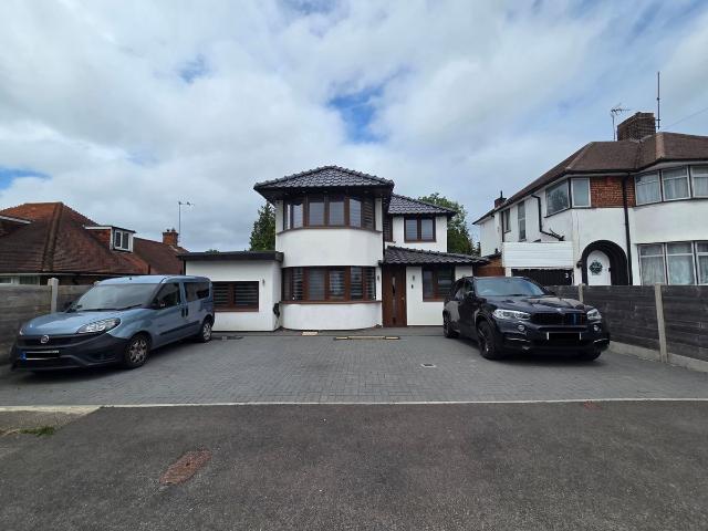 Felstead Way, Luton LU2, 5 bed property to rent, £2,800 pcm | PrimeLocation