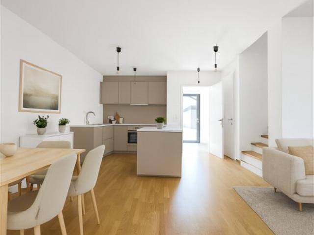 Fertiggestellt & bezugsbereit | 5 Zimmer Neubau Reihenhaus mit ca. 50m² Eigengarten | Hofruhelage | Luftwärmepumpe