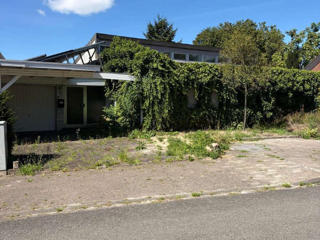 Fertighaus Bungalow mit großem Grundstück und Sanierungspotenzial in Gütersloh