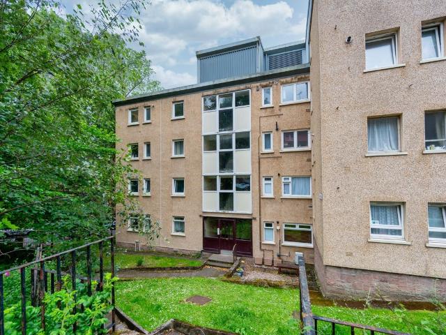 Fergus Court, North Kelvinside, Glasgow G20, 2 bed flat to rent, £1,100 pcm | PrimeLocation