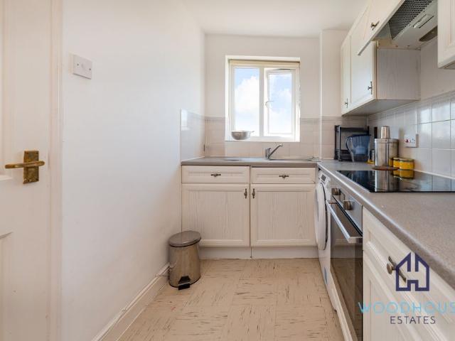 Ferguson Close, London, E14 One Bedroom Flat To Rent £404pw / £1,750pcm
