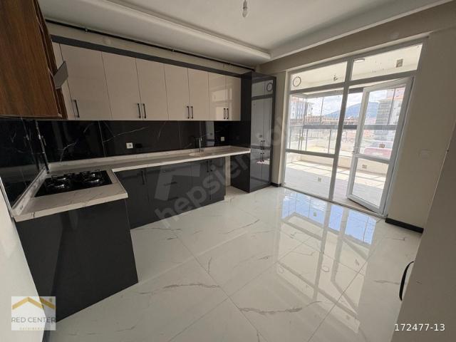 FERİDUN ÇELİK'TE GİRİŞ KAT 3+1 FULL YAPILI GÜNEY CEPHE, KAPALI BALKONLU, KİLERLİ DAİREE