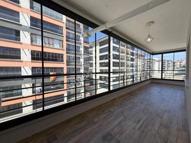 Feridun Çelik Mahallesinde 3+1 Asansör Geniş Balkon Full Yapı !