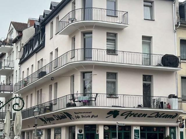 Ferienwohnung / AirBnB möglich  renovierte 2 Zimmer Wohnung — Erstbezug in der Parkstr