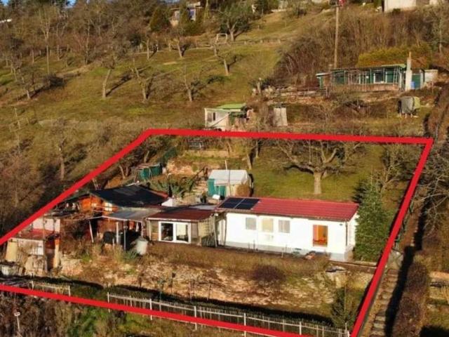 Ferienhaus mit Chalet und Scheune