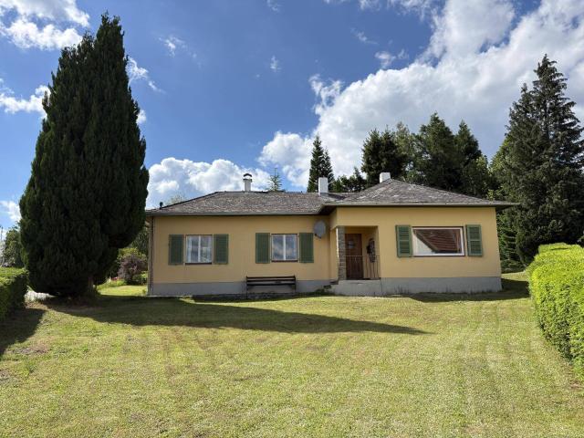 Ferienhaus mit großem Grundstück