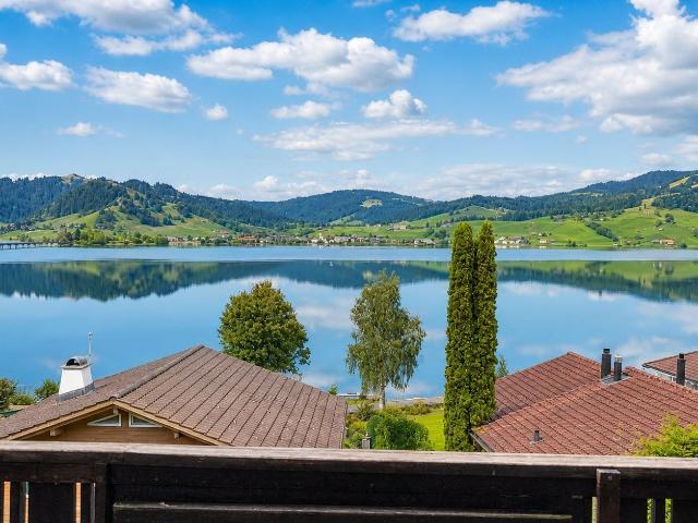 FERIENHAUS MIT SENSATIONELLER SEE UND BERGSICHT