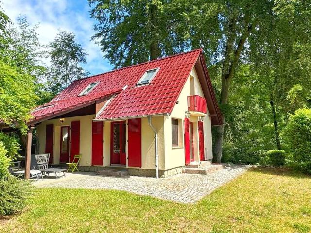 Ferienhaus in einzigartiger Waldrandlage über den Dächern Sellins