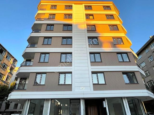 Ferit Selim Yakını Sıfır, Çok Kullanışlı Köşe 85m2 2+1 Kiralık