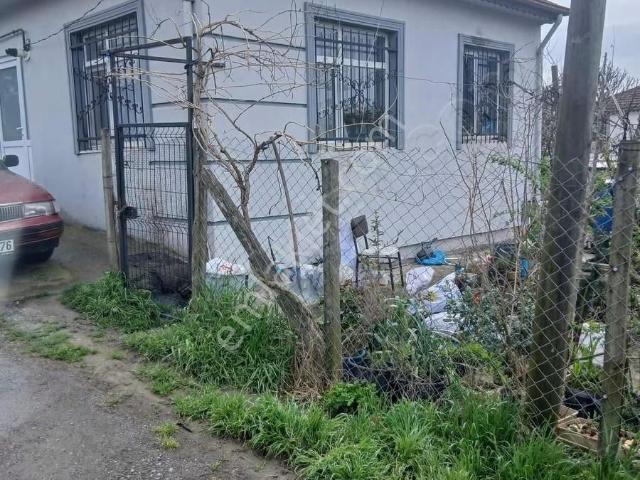 Ferizli Girişinde, Karasu Yoluna Yakın Satılık Müstakil Ev