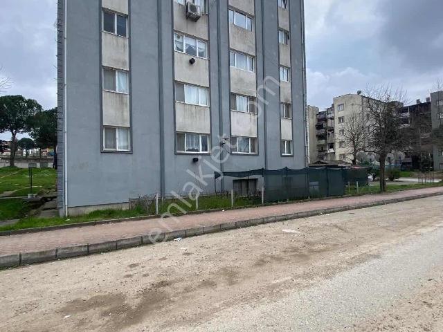 Ferizli Göçmen Konutlarında Park Cephe Hastaneye Yakın 2+1 Daire