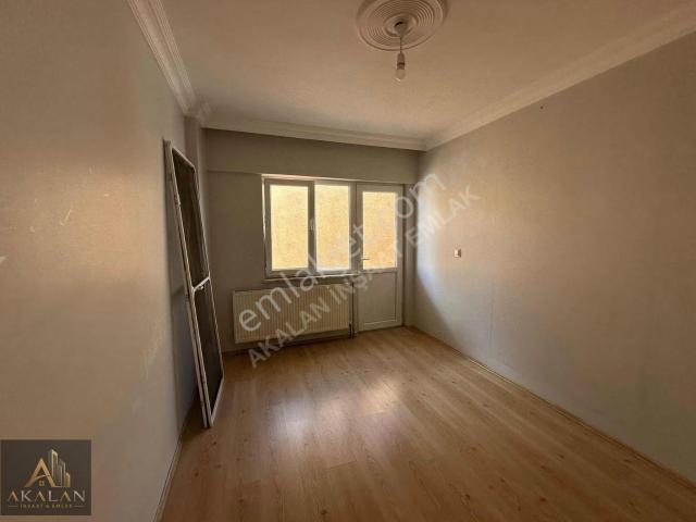 Ferizli'de Okullara Pazara Marketlere Yakın 3+1 Kiralık Daire