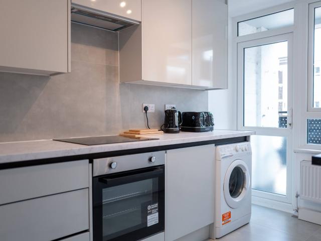 Fermain Court East, Hertford Road, London, N1 5TD, United Kingdom | 3 bed condo for rent #172105829 | Rentberry
